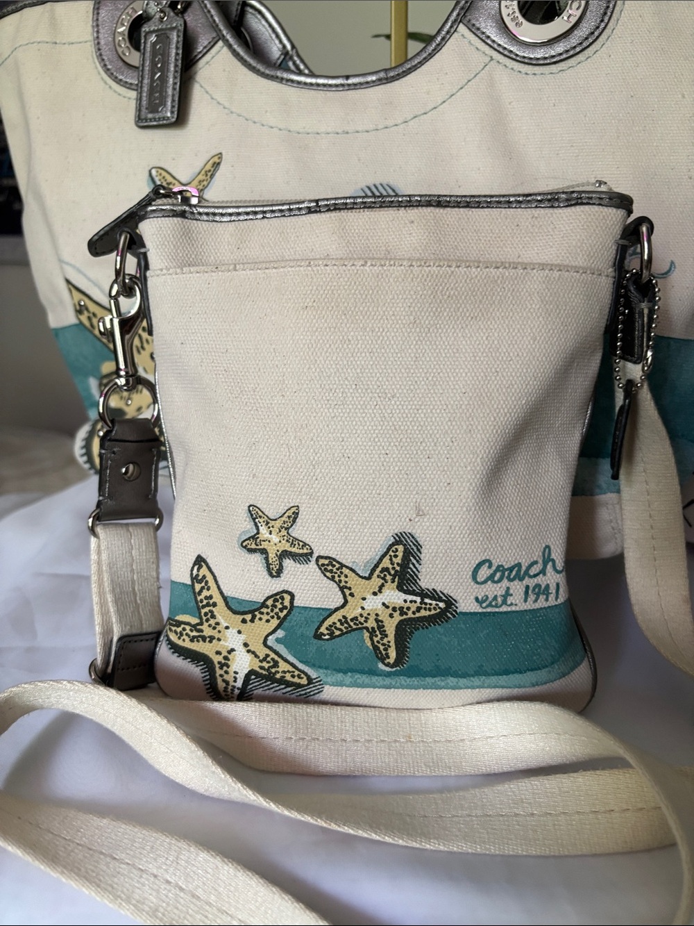 Vintage, limited-edition Coach Starfish Tote Bag, Crossbody and Pouch (F19212) - Picture 15 of 16